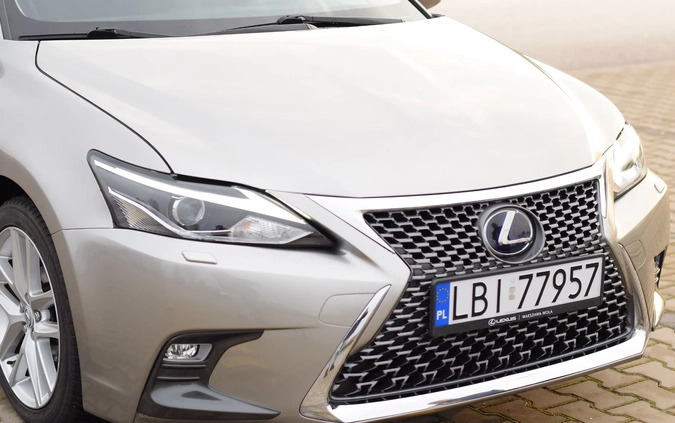 Lexus CT cena 80000 przebieg: 112000, rok produkcji 2018 z Piława Górna małe 79